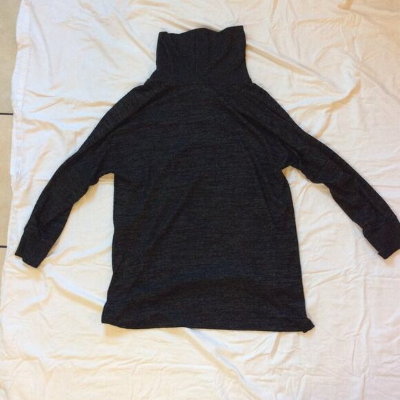 Chico's Zenergy EUC Charcoal Gray Long Sleeve Cowl Neck Sweater -Size 2 (Medium) - Picture 8 of 9